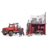 Bruder bworld tűzoltóállomás játékszett Land Rover tűzoltóautóval hanggal és fénnyel (62701)