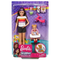 Barbie Skipper Babysitters babával, etetőszékkel és kiegészítőkkel