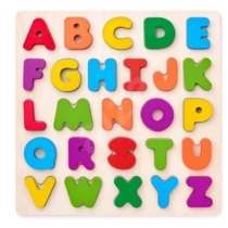 Formaválogató puzzle betűk fa táblán 26 db-os Woody