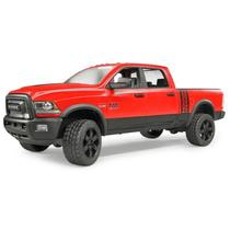 Játékautó RAM 2500 Power Wagon terepjáró utánfutóval, jetskivel és figurával Bruder (02500) 1:16